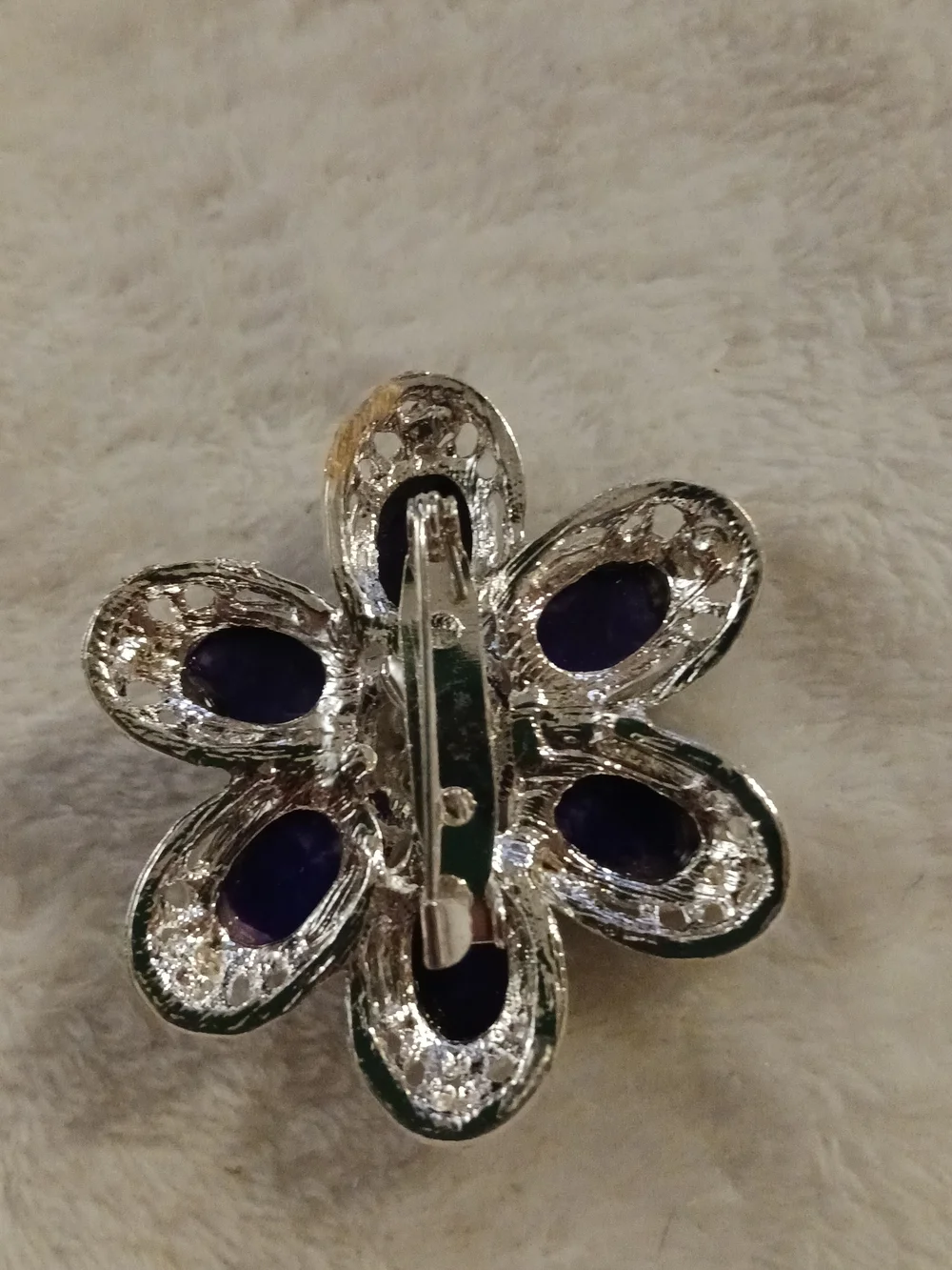🚫 Napier Violet Crystal Flower Brooch - Perfect To Put On Your DENIM!